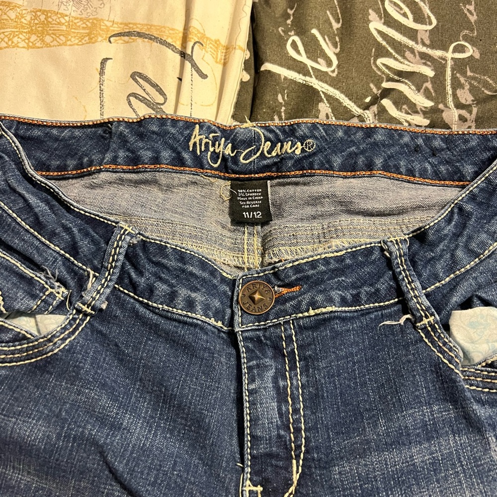 Ariya Jeans